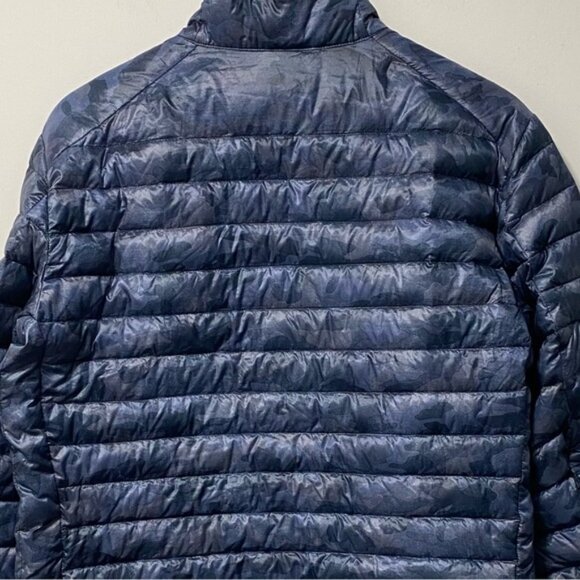 Uniqlo Ultra Light Down Jacket Blue Camo Size L — Packable Feather Fill - Picture 5 of 6